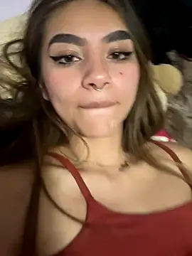 Snapshot of Yunaraa chatting on November 26, 2025, 3:28 am Yunaraa online show from November 26, 2025, 3:28 am