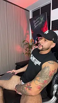 Snapshot of NikoHank chatting on January 18, 2026, 5:33 am NikoHank online show from January 18, 2026, 5:33 am