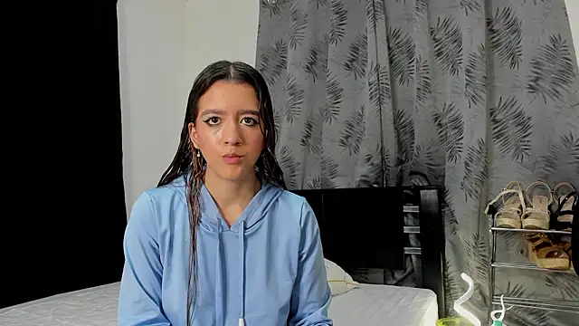 Violeta Gracee online show from March 3, 2026, 2:57 pm