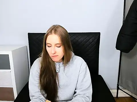 Snapshot of VanessaAmore chatting on March 1, 2026, 8:42 pm VanessaAmore online show from March 1, 2026, 8:42 pm