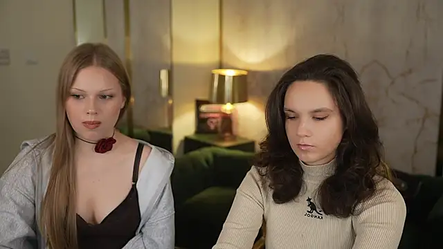 Snapshot of Charlotte_Dreams chatting on December 3, 2025, 3:33 pm Charlotte Dreams online show from December 3, 2025, 3:33 pm