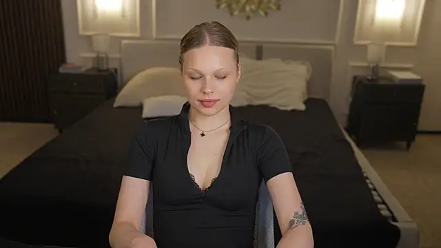Charlotte Dreams online show from July 7, 2026, 8:34 pm
