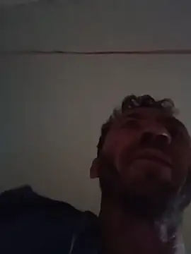 RobertoLuiz84 online show from May 16, 2026, 9:03 pm