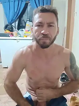 RobertoLuiz84 online show from May 7, 2026, 6:28 am