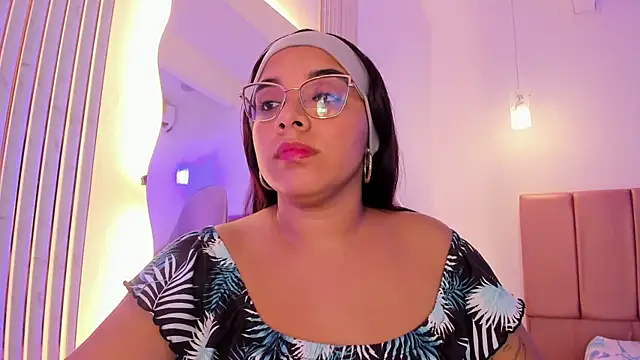 BrianaMyers online show from December 4, 2025, 7:35 pm