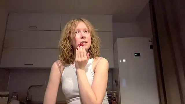 ElfriedaZwack online show from December 3, 2025, 4:39 pm