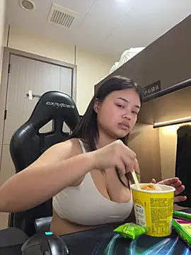 Snapshot of Toffee-00 chatting on January 10, 2026, 8:09 am Toffee-00 online show from January 10, 2026, 8:09 am