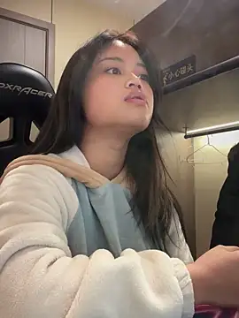 Snapshot of Toffee-00 chatting on January 6, 2026, 9:46 am Toffee-00 online show from January 6, 2026, 9:46 am