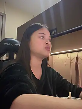 Snapshot of Toffee-00 chatting on January 14, 2026, 10:30 am Toffee-00 online show from January 14, 2026, 10:30 am