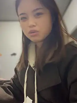 Snapshot of Toffee-00 chatting on December 2, 2025, 9:55 am Toffee-00 online show from December 2, 2025, 9:55 am