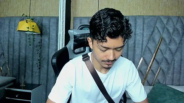 Snapshot of NicolaiKarav chatting on March 19, 2026, 12:38 pm NicolaiKarav online show from March 19, 2026, 12:38 pm