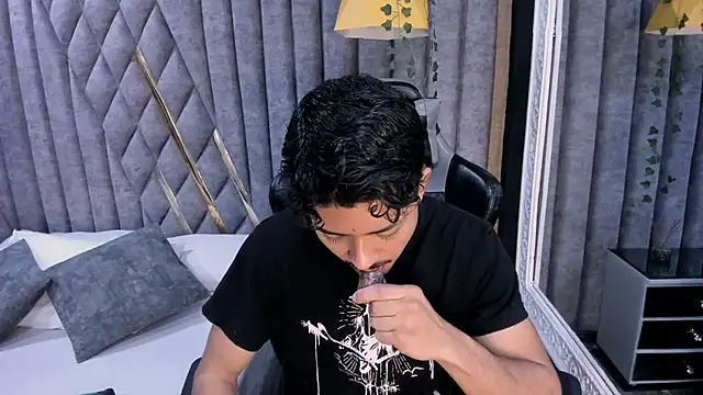 Snapshot of NicolaiKarav chatting on April 4, 2026, 1:28 pm NicolaiKarav online show from April 4, 2026, 1:28 pm