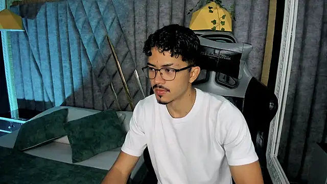 Snapshot of NicolaiKarav chatting on March 22, 2026, 2:07 pm NicolaiKarav online show from March 22, 2026, 2:07 pm