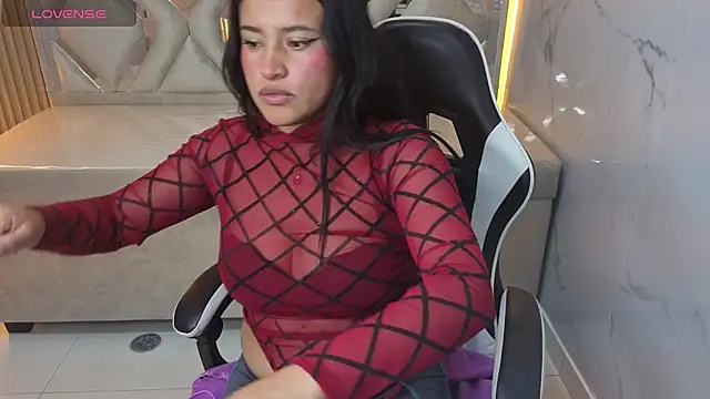 Kasandra tx  online show from November 24, 2025, 8:09 pm