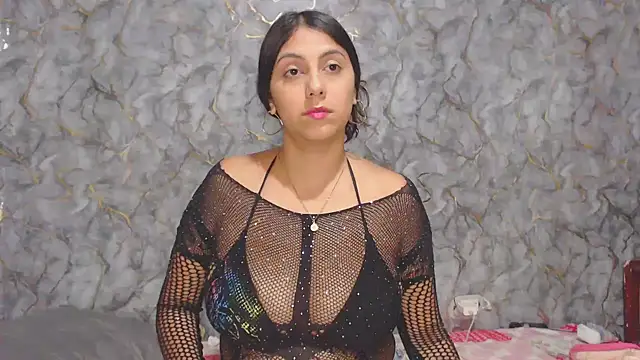 miarouse1531 online show from March 18, 2026, 11:37 pm