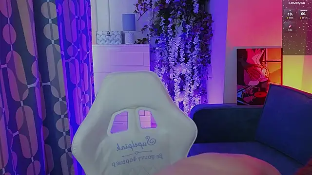 cuMte boy online show from June 14, 2026, 1:13 am