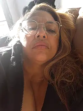 Halanamorena online show from November 25, 2025, 9:20 am