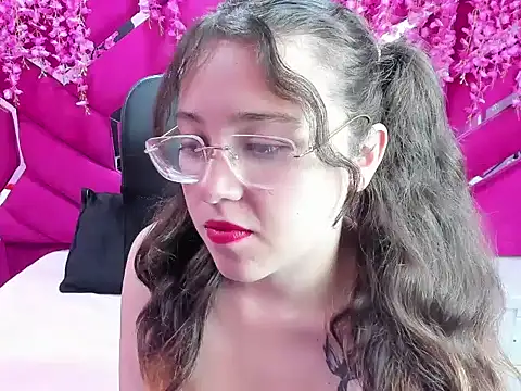 Melanny Colins online show from November 28, 2025, 5:57 pm