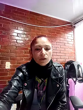 Crystal 46 online show from November 25, 2025, 9:48 pm