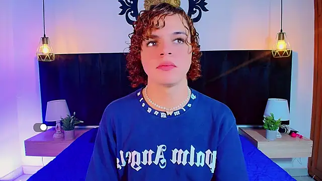 Skyee angel online show from May 18, 2026, 1:38 pm
