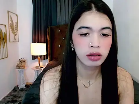 hollyyumiloove online show from February 13, 2026, 9:31 am