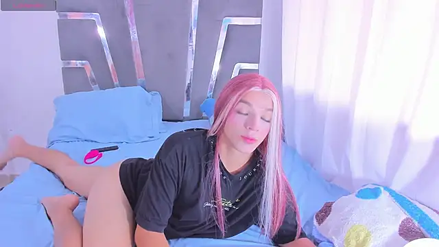 Snapshot of princess_sharon_ chatting on March 18, 2026, 4:19 pm princess sharon online show from March 18, 2026, 4:19 pm