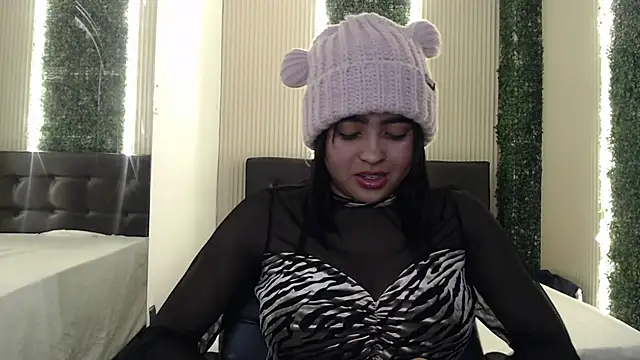 Snapshot of mia_violet8 chatting on November 27, 2025, 12:22 am mia violet8 online show from November 27, 2025, 12:22 am