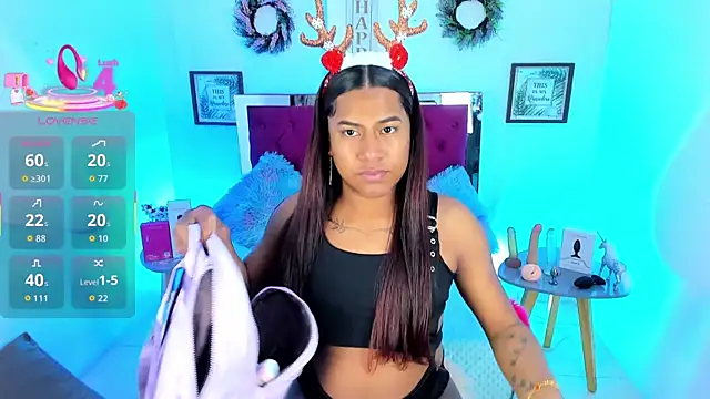 Samantha  F W online show from December 2, 2025, 10:11 pm