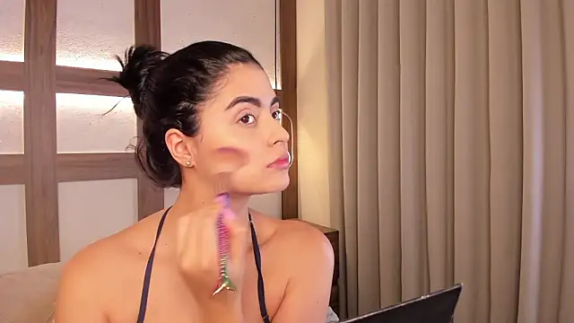 Snapshot of SarhaVega chatting on February 4, 2026, 1:06 pm SarhaVega online show from February 4, 2026, 1:06 pm