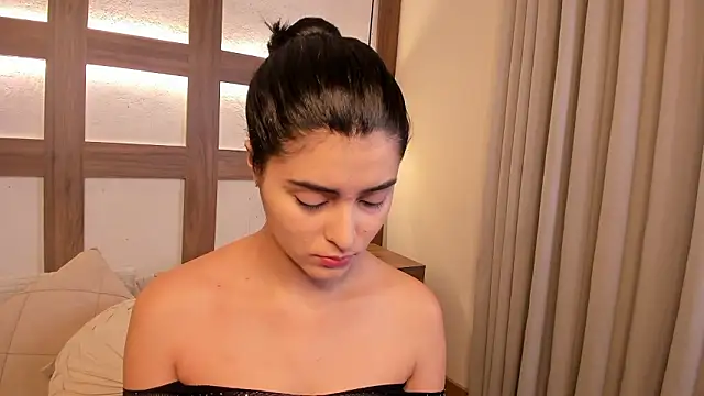 Snapshot of SarhaVega chatting on February 10, 2026, 12:26 pm SarhaVega online show from February 10, 2026, 12:26 pm