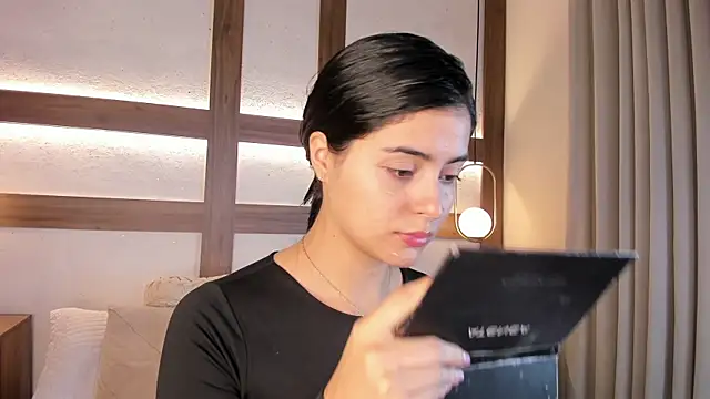 SarhaVega online show from March 28, 2026, 12:50 pm