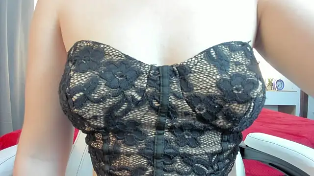 mask red girl online show from May 25, 2026, 12:59 pm