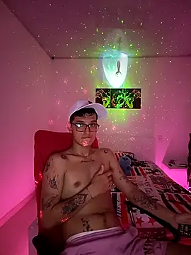 Snapshot of xanderss12_ chatting on November 22, 2025, 12:10 am xanderss12 online show from November 22, 2025, 12:10 am