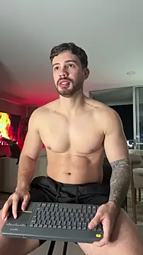 Valenthino Salvatore online show from December 17, 2025, 4:06 am