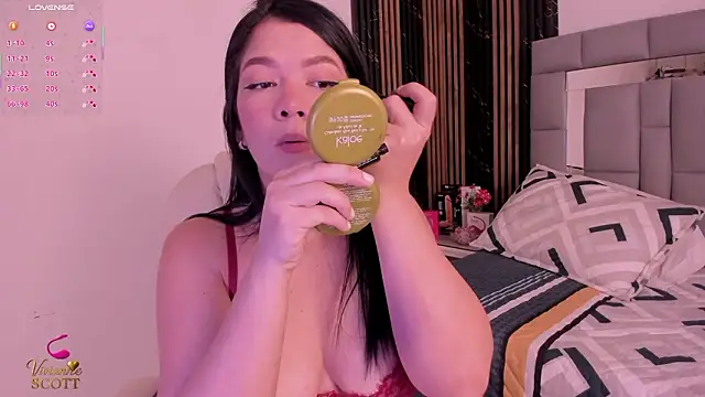 amaia santini online show from February 21, 2026, 7:05 pm