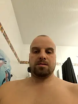 Phoenix2310 online show from January 15, 2026, 4:21 pm