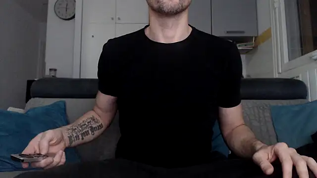 MonacosNotorious online show from November 22, 2025, 3:38 am