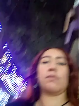 Eveeelyn25 online show from December 16, 2025, 1:32 am