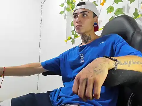 Snapshot of beatandtalk chatting on November 25, 2025, 9:37 pm beatandtalk online show from November 25, 2025, 9:37 pm