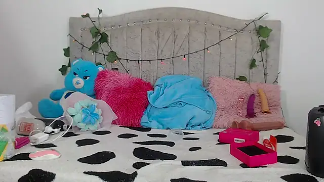 Snapshot of Tinyy_Star chatting on May 15, 2026, 5:22 pm Tinyy Star online show from May 15, 2026, 5:22 pm