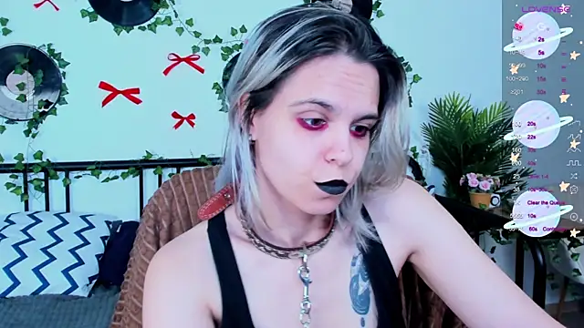 LiraBelle online show from June 12, 2026, 9:51 am