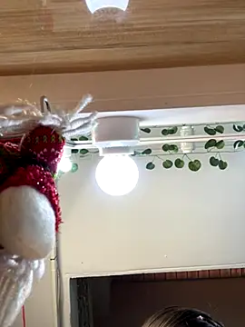 Kitty Bms  online show from December 19, 2025, 7:27 pm