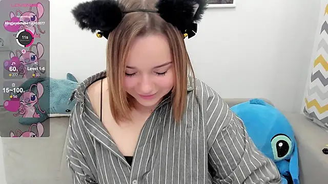 Snapshot of Lilovila chatting on February 9, 2026, 2:37 pm Lilovila online show from February 9, 2026, 2:37 pm