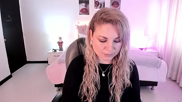 Snapshot of Violeta_Hotter chatting on November 27, 2025, 11:21 am Violeta Hotter online show from November 27, 2025, 11:21 am