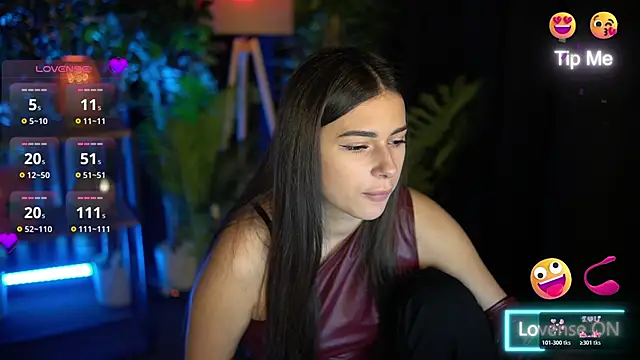 LuxeAvelyn online show from November 27, 2025, 1:00 pm