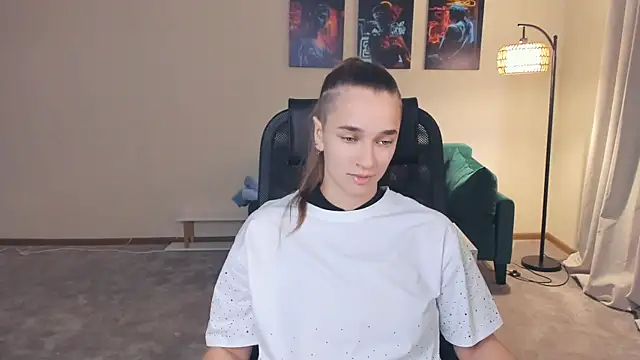 Snapshot of OkDevier chatting on November 23, 2025, 8:57 am OkDevier online show from November 23, 2025, 8:57 am