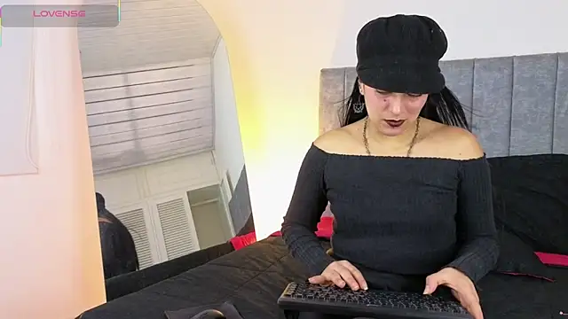 Snapshot of KasandraGrant chatting on January 8, 2026, 8:15 pm KasandraGrant online show from January 8, 2026, 8:15 pm