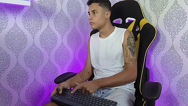 The big twink x online show from November 24, 2025, 7:25 pm