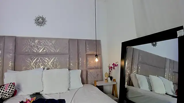 Ambar85 online show from January 6, 2026, 3:21 am