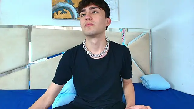 Snapshot of alec_rogue chatting on November 28, 2025, 5:24 pm alec rogue online show from November 28, 2025, 5:24 pm